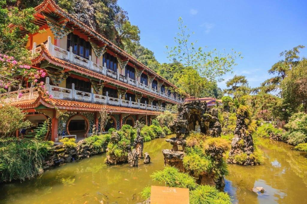 The Pines Hotel Kampung Kuala Terla Luaran gambar